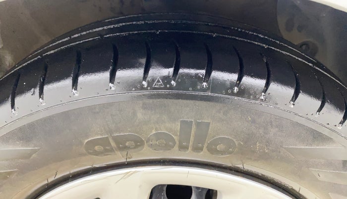 2018 Hyundai Grand i10 SPORTZ 1.2 KAPPA VTVT, Petrol, Manual, 66,773 km, Right Front Tyre Tread