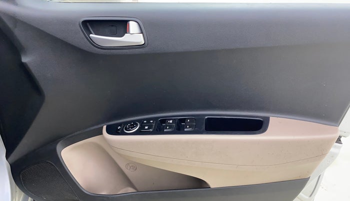 2018 Hyundai Grand i10 SPORTZ 1.2 KAPPA VTVT, Petrol, Manual, 66,773 km, Driver Side Door Panels Control