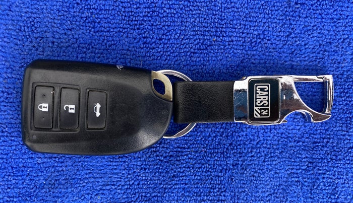 2018 Toyota YARIS V CVT, Petrol, Automatic, 32,523 km, Key Close Up