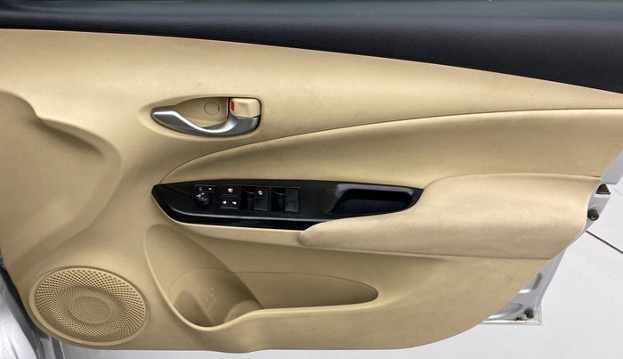 2018 Toyota YARIS V CVT, Petrol, Automatic, 32,523 km, Driver Side Door Panels Control