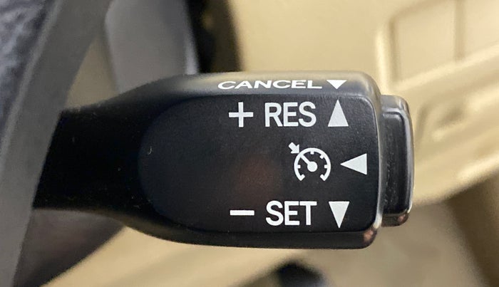 2018 Toyota YARIS V CVT, Petrol, Automatic, 32,523 km, Adaptive Cruise Control