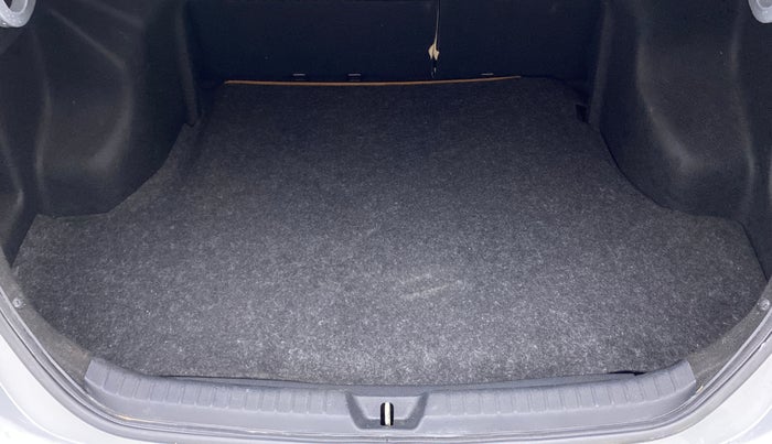 2018 Toyota YARIS V CVT, Petrol, Automatic, 32,523 km, Boot Inside