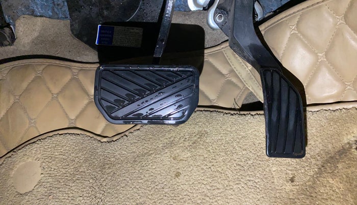 2017 Maruti Ciaz DELTA 1.4 AT PETROL, Petrol, Automatic, 89,622 km, Pedals