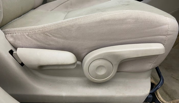 2017 Maruti Ciaz DELTA 1.4 AT PETROL, Petrol, Automatic, 89,622 km, Driver Side Adjustment Panel