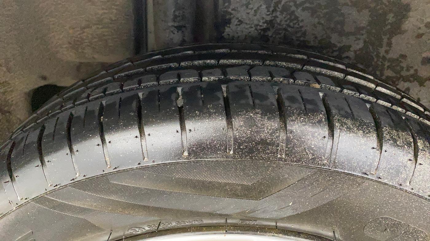2017 Maruti Ciaz DELTA 1.4 AT PETROL, Petrol, Automatic, 89,622 km, Right Rear Tyre Tread