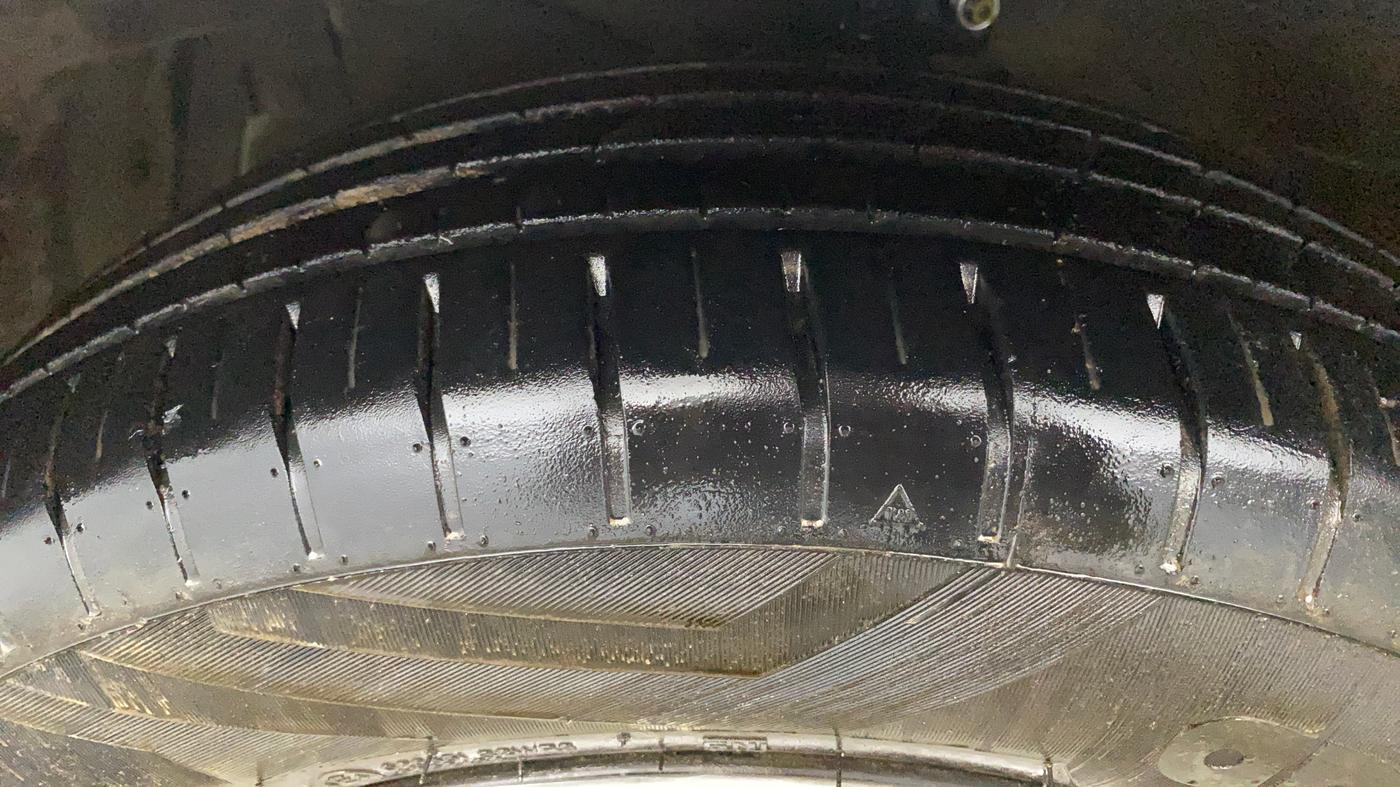 2017 Maruti Ciaz DELTA 1.4 AT PETROL, Petrol, Automatic, 89,622 km, Left Front Tyre Tread