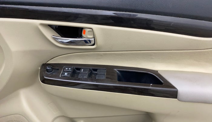 2017 Maruti Ciaz DELTA 1.4 AT PETROL, Petrol, Automatic, 89,622 km, Driver Side Door Panels Control