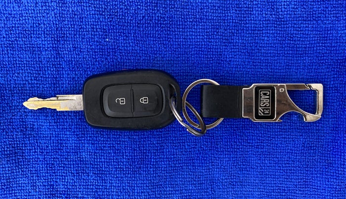 2018 Renault Kwid RXT Opt, Petrol, Manual, 16,320 km, Key Close Up