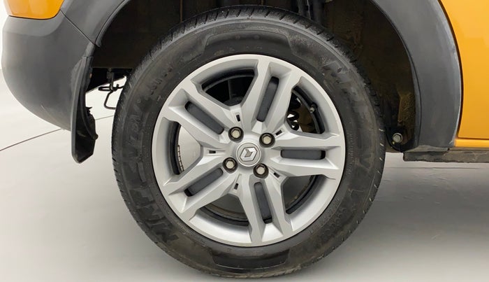 2021 Renault TRIBER RXZ AMT DUAL TONE, Petrol, Automatic, 17,903 km, Right Rear Wheel