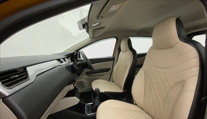 2021 Renault TRIBER RXZ AMT DUAL TONE, Petrol, Automatic, 17,903 km, Right Side Front Door Cabin