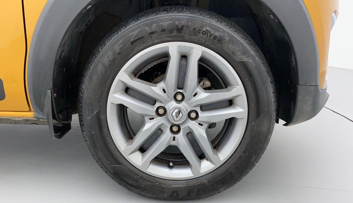 2021 Renault TRIBER RXZ AMT DUAL TONE, Petrol, Automatic, 17,903 km, Right Front Wheel