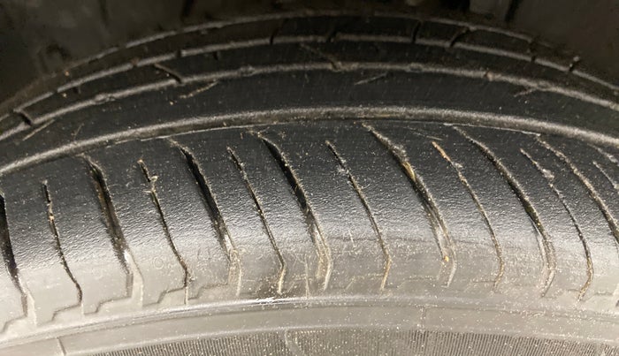 2021 Renault Kiger RXT 1.0 MT, Petrol, Manual, 11,571 km, Left Front Tyre Tread