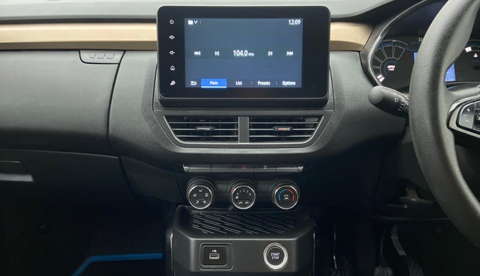 2021 Renault Kiger RXT 1.0 MT, Petrol, Manual, 11,571 km, Air Conditioner