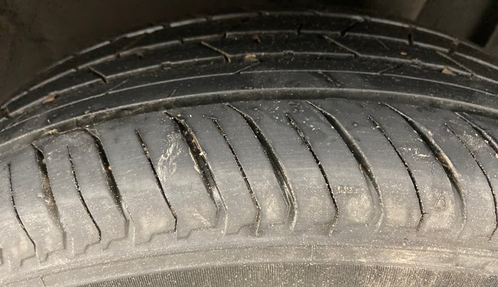 2021 Renault Kiger RXT 1.0 MT, Petrol, Manual, 11,571 km, Left Rear Tyre Tread