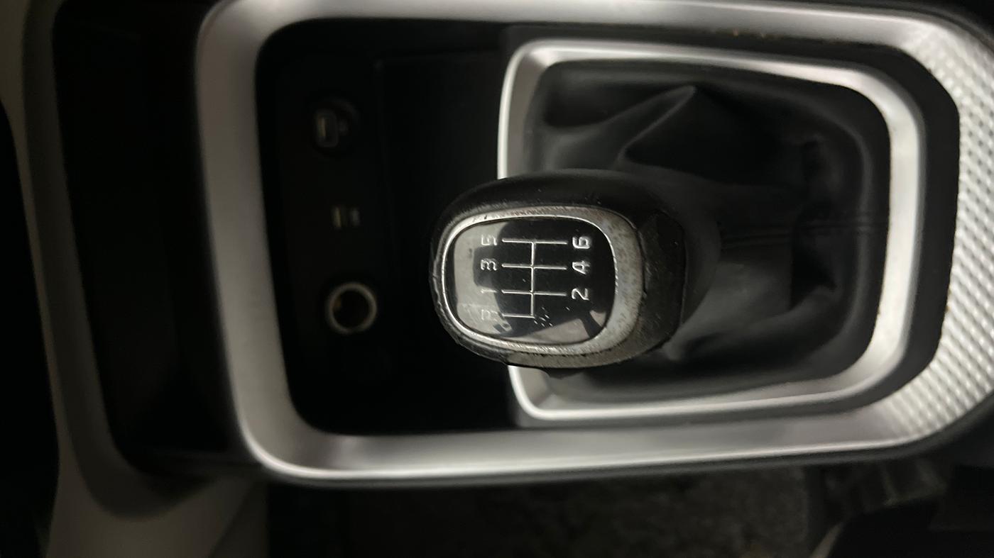 2021 KIA SONET HTX 1.0 IMT, Petrol, Manual, 87,148 km, Gear Lever