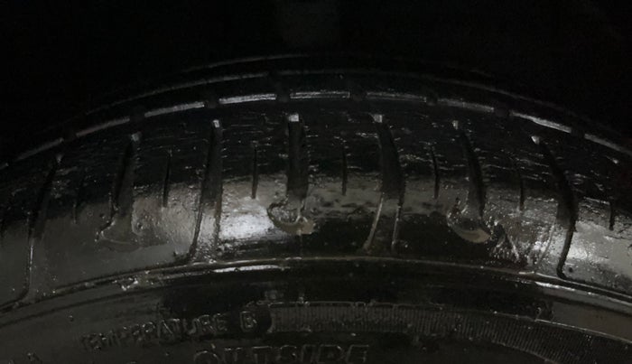 2018 Hyundai Grand i10 MAGNA 1.2 KAPPA VTVT, Petrol, Manual, 24,079 km, Right Front Tyre Tread