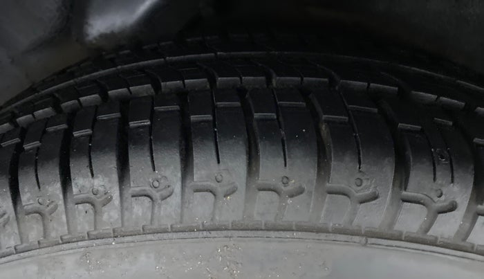 2016 Hyundai i10 SPORTZ 1.1, Petrol, Manual, 20,273 km, Left Rear Tyre Tread