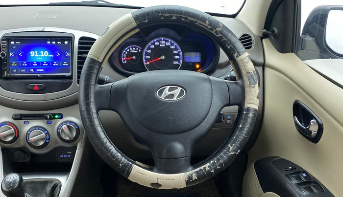 2016 Hyundai i10 SPORTZ 1.1, Petrol, Manual, 20,273 km, Steering Wheel Close Up