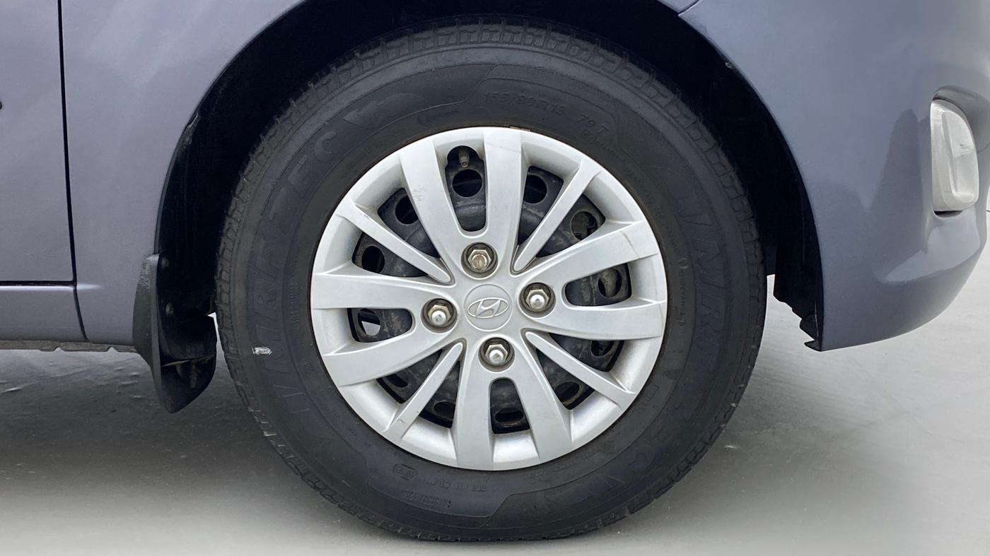 2016 Hyundai i10 SPORTZ 1.1, Petrol, Manual, 20,273 km, Right Front Wheel
