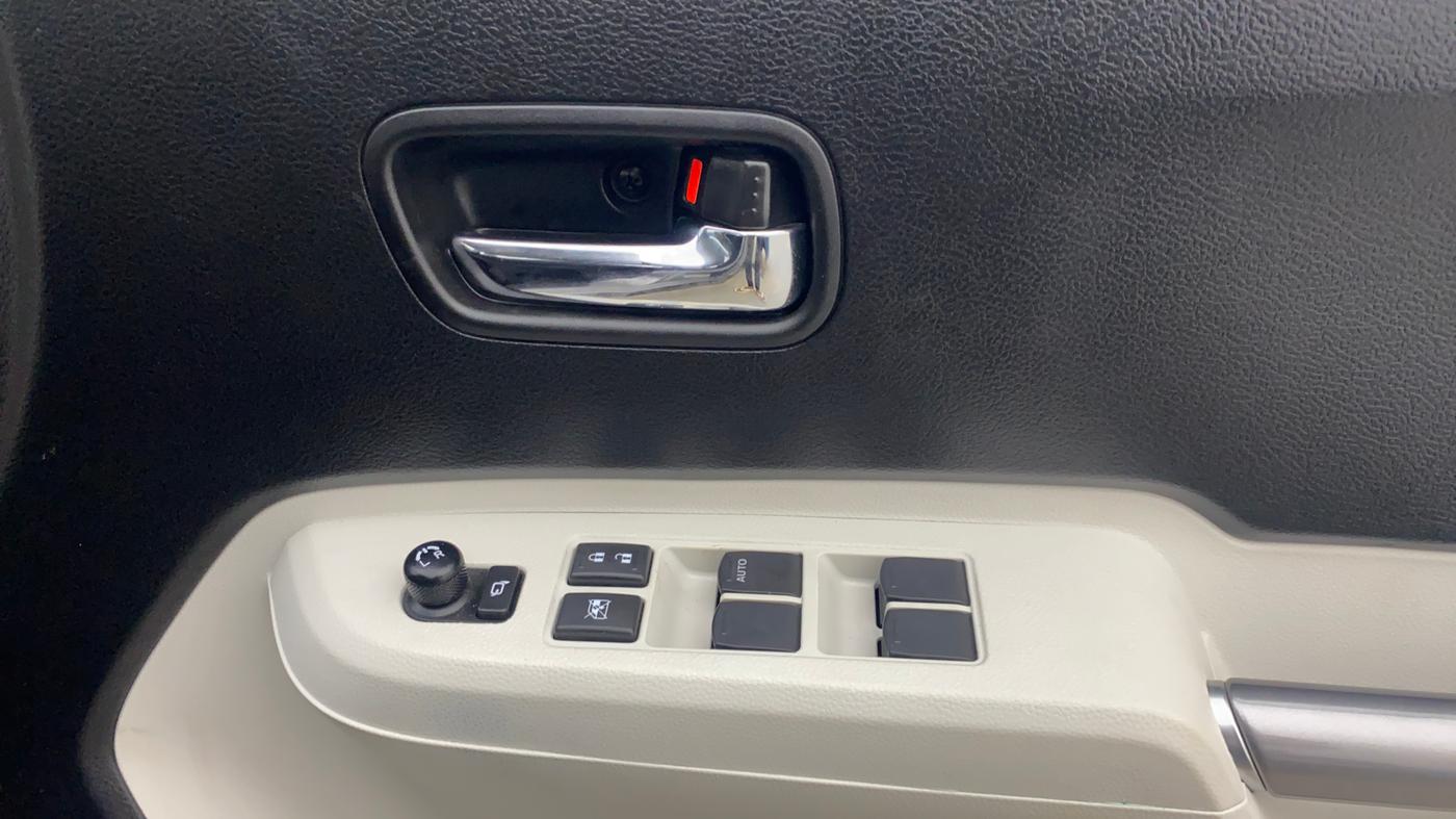 2024 Maruti IGNIS ZETA 1.2 AMT, Petrol, Automatic, 7,944 km, Driver Side Door Panels Control