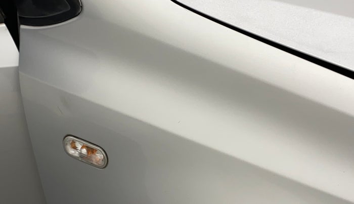 2015 Volkswagen Polo HIGHLINE1.2L, Petrol, Manual, 74,185 km, Right fender - Slightly dented