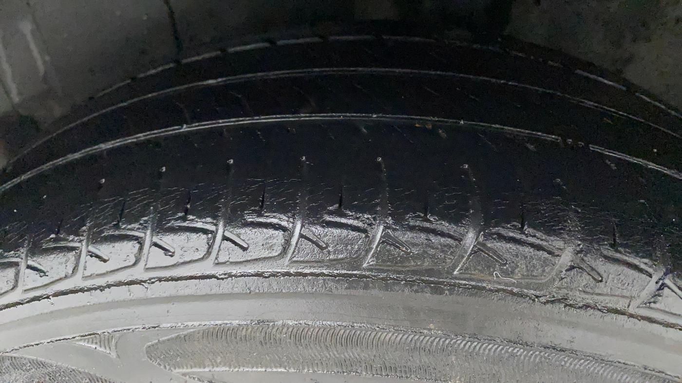 2015 Volkswagen Polo HIGHLINE1.2L, Petrol, Manual, 74,185 km, Left Rear Tyre Tread