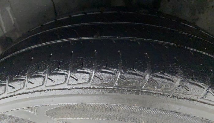 2015 Volkswagen Polo HIGHLINE1.2L, Petrol, Manual, 74,185 km, Left Rear Tyre Tread