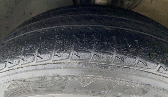 2015 Volkswagen Polo HIGHLINE1.2L, Petrol, Manual, 74,185 km, Left Front Tyre Tread