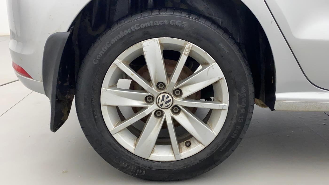 2015 Volkswagen Polo HIGHLINE1.2L, Petrol, Manual, 74,185 km, Right Rear Wheel