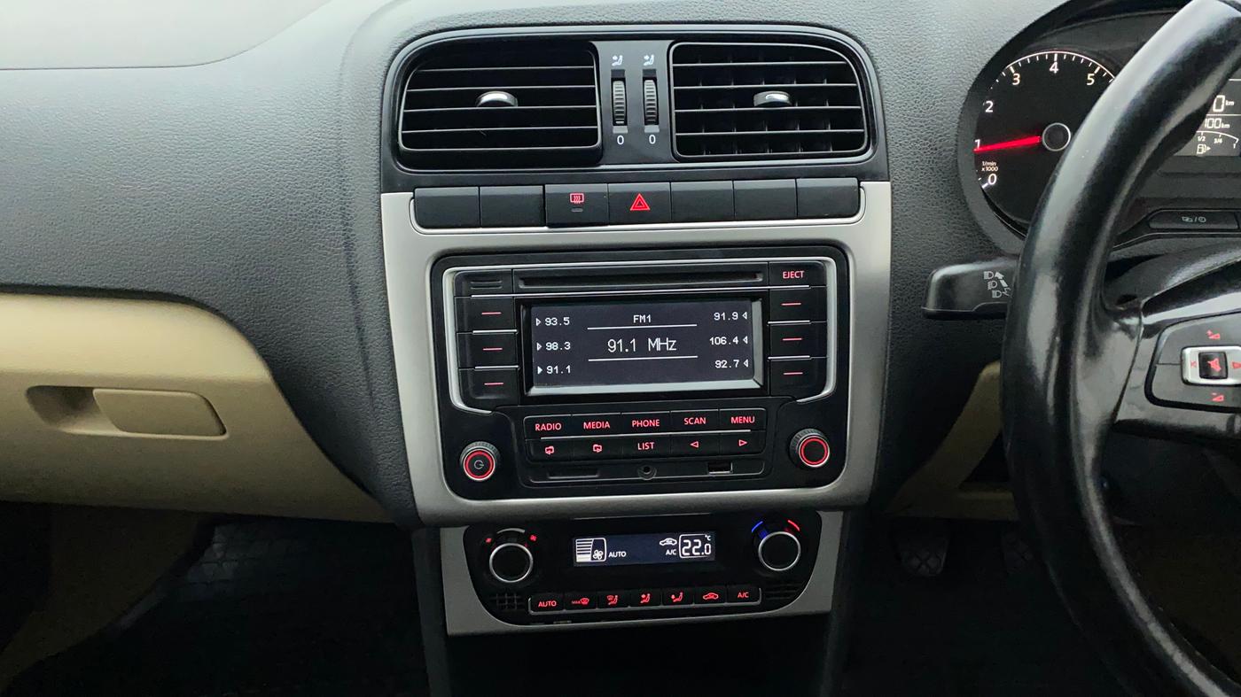2015 Volkswagen Polo HIGHLINE1.2L, Petrol, Manual, 74,185 km, Air Conditioner