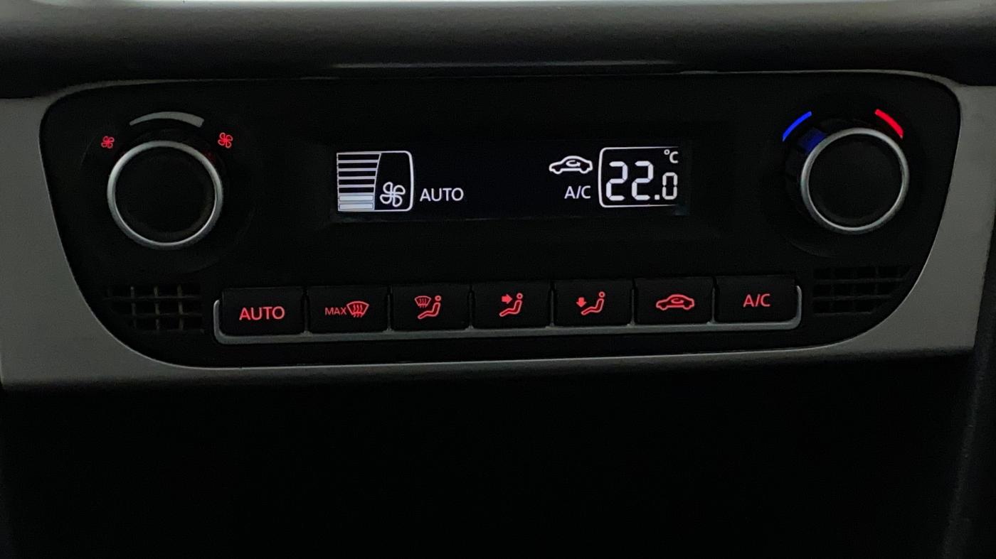2015 Volkswagen Polo HIGHLINE1.2L, Petrol, Manual, 74,185 km, Automatic Climate Control