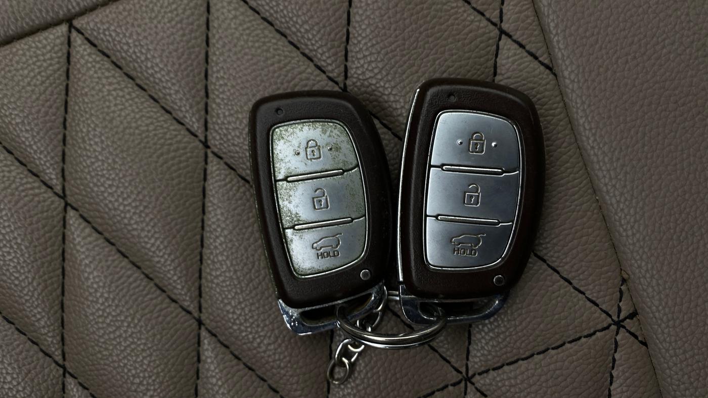2016 Hyundai Creta SX PLUS AT 1.6 PETROL, Petrol, Automatic, 1,16,222 km, Key Close Up
