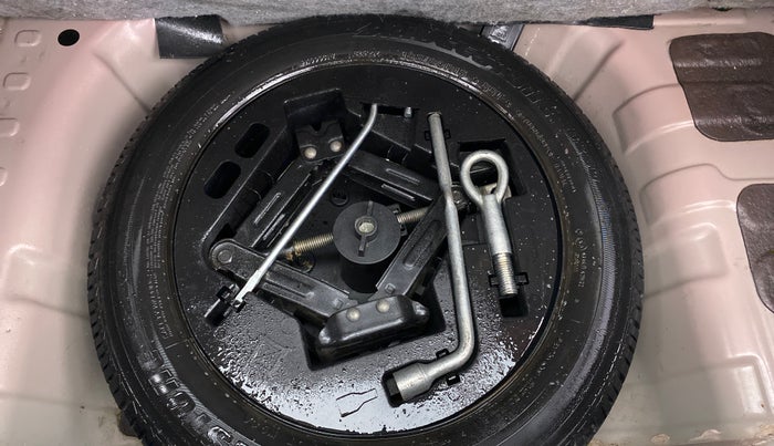 2017 Mahindra KUV 100 NXT K6+ P 6 STR, Petrol, Manual, 42,396 km, Spare Tyre