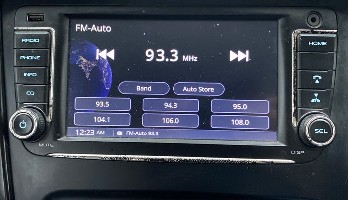 2017 Mahindra KUV 100 NXT K6+ P 6 STR, Petrol, Manual, 42,396 km, Infotainment System