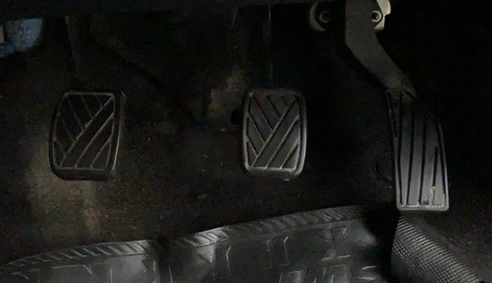 2013 Maruti Swift VXI, Petrol, Manual, 20,288 km, Pedals