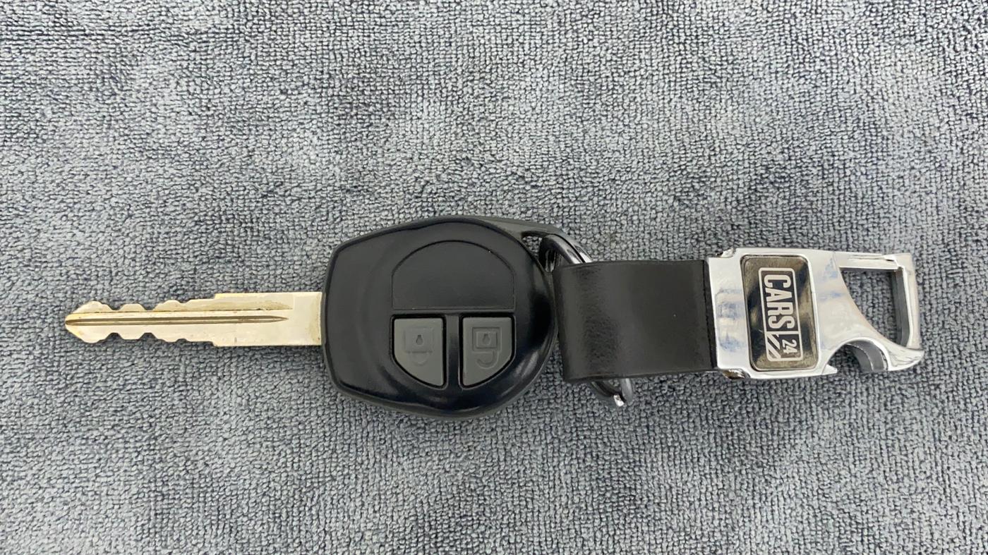 2013 Maruti Swift VXI, Petrol, Manual, 20,288 km, Key Close Up