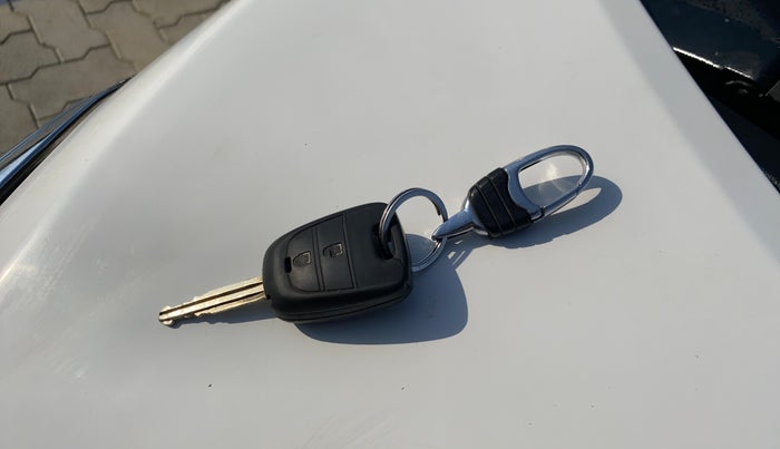 2016 Hyundai Grand i10 SPORTZ 1.2 KAPPA VTVT, Petrol, Manual, 88,659 km, Key Close Up