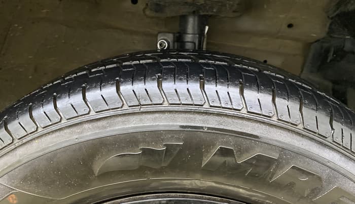 2015 Maruti Swift Dzire VXI, Petrol, Manual, 34,601 km, Right Front Tyre Tread