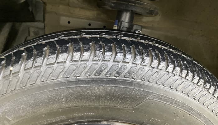 2015 Maruti Swift Dzire VXI, Petrol, Manual, 34,601 km, Left Front Tyre Tread