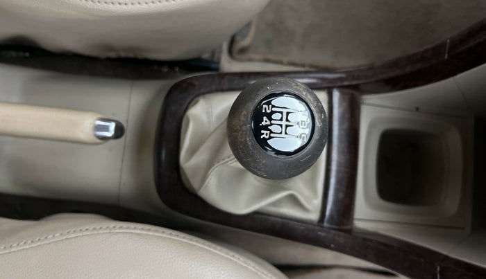 2014 Maruti Swift Dzire VXI, Petrol, Manual, 55,101 km, Gear Lever