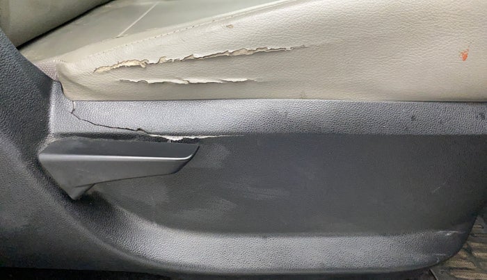 2016 Mahindra Kuv100 K4+ 6 STR, Petrol, Manual, 31,564 km, Driver Side Adjustment Panel
