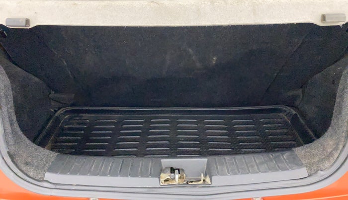 2016 Mahindra Kuv100 K4+ 6 STR, Petrol, Manual, 31,564 km, Boot Inside