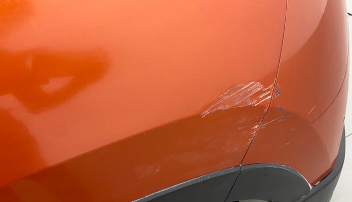 2016 Mahindra Kuv100 K4+ 6 STR, Petrol, Manual, 31,564 km, Right fender - Minor scratches