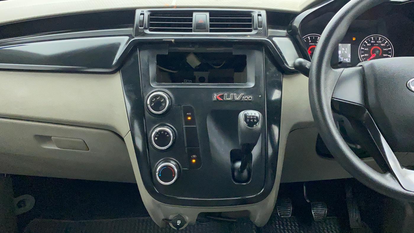 2016 Mahindra Kuv100 K4+ 6 STR, Petrol, Manual, 31,564 km, Air Conditioner