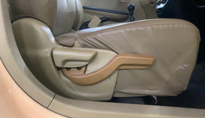 2015 Honda Brio S MT, Petrol, Manual, 26,326 km, Driver Side Adjustment Panel