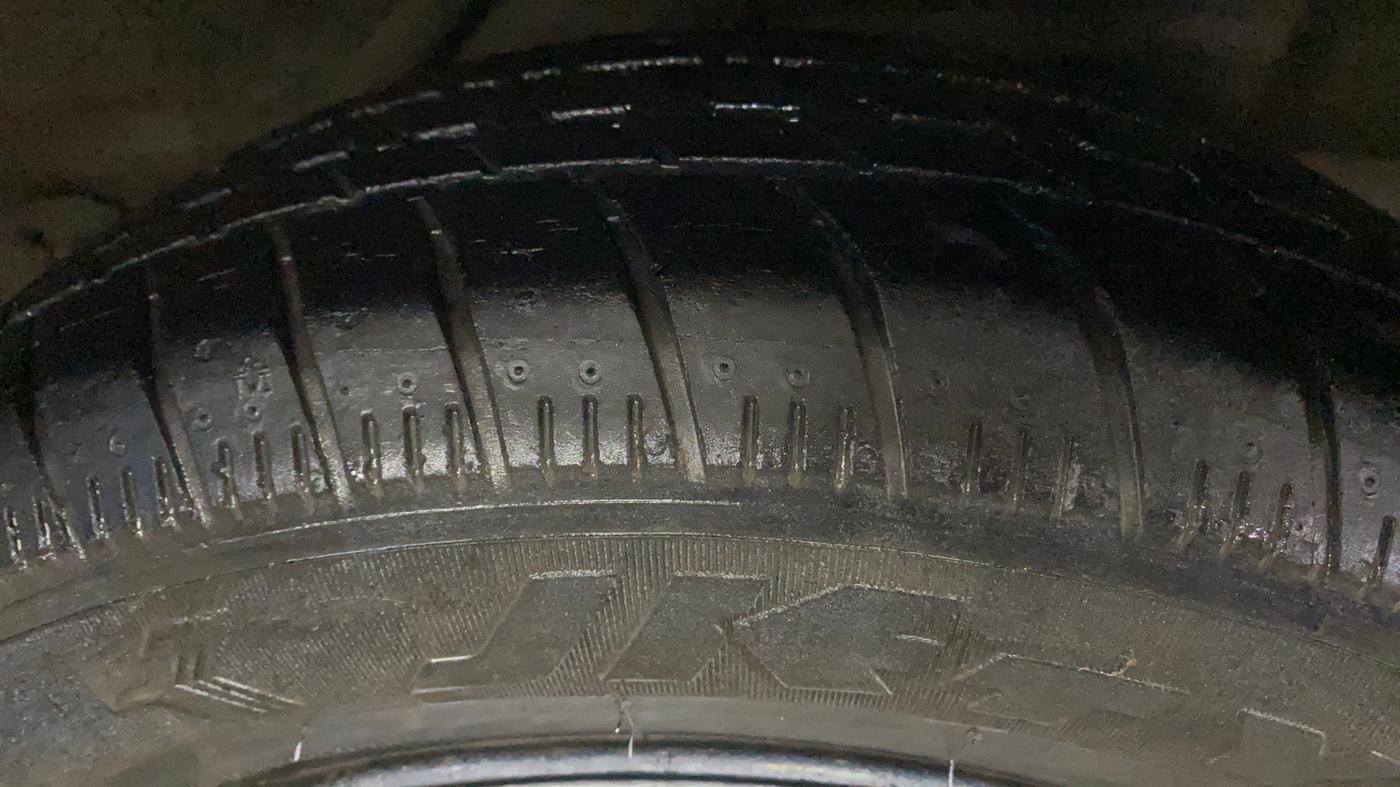 2015 Honda Brio S MT, Petrol, Manual, 26,326 km, Left Rear Tyre Tread