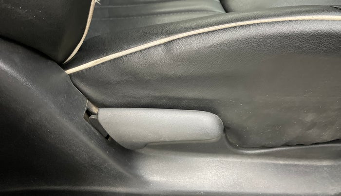 2019 Maruti Vitara Brezza VDI, Diesel, Manual, 71,386 km, Driver Side Adjustment Panel