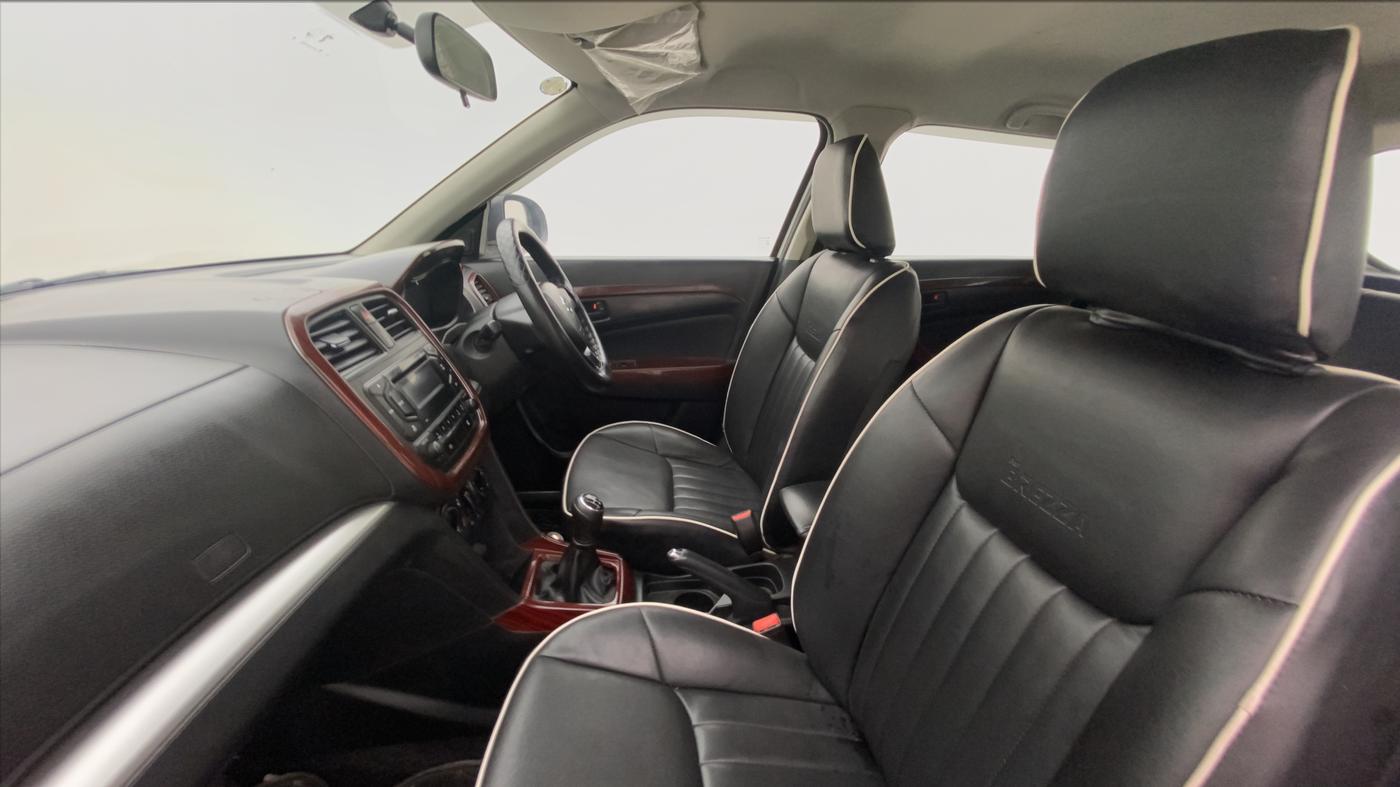 2019 Maruti Vitara Brezza VDI, Diesel, Manual, 71,386 km, Right Side Front Door Cabin