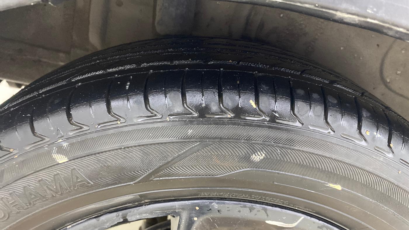 2017 Maruti IGNIS ZETA 1.2 AMT, CNG, Automatic, 1,00,735 km, Right Rear Tyre Tread