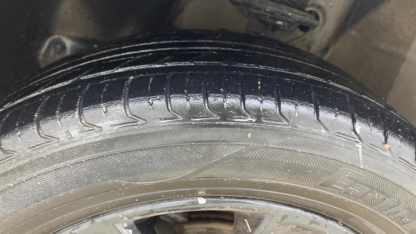 2017 Maruti IGNIS ZETA 1.2 AMT, CNG, Automatic, 1,00,735 km, Left Front Tyre Tread